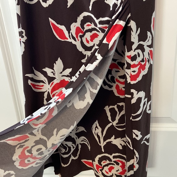 ☀️☀️ American Living women’s size 4 brown, red, taupe knee-length wrap dress - Picture 4 of 5